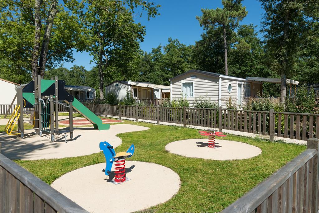 Camping Les Chevrefeuilles 로양 외부 사진