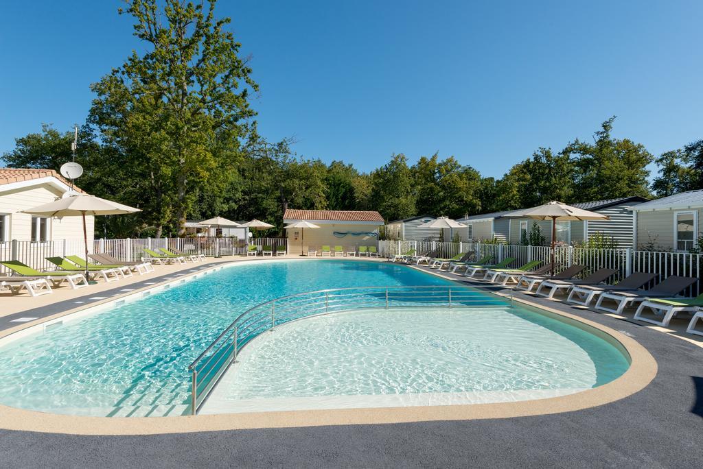 Camping Les Chevrefeuilles 로양 외부 사진
